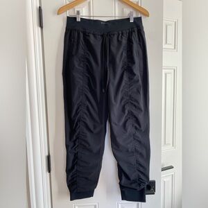 Athleta Black Attitude Lined Pants Sz 8